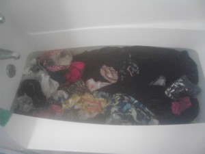 WashingClothesintheTub